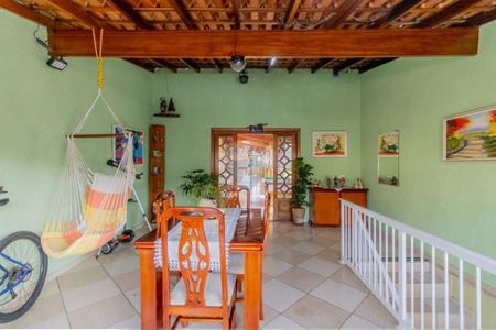 Casa à venda com 353m², 3 quartos e 2 vagas