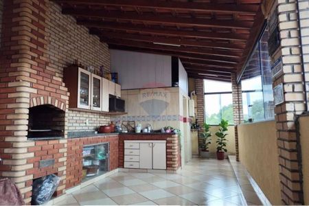Casa à venda com 353m², 3 quartos e 2 vagas