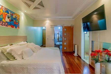 Casa à venda com 353m², 3 quartos e 2 vagas