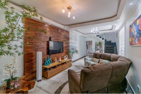 Casa à venda com 3 quartos, 353m² em Parque Peruche, São Paulo