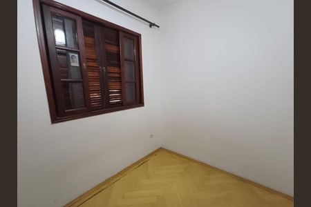Casa à venda com 3 quartos, 153m² em Vila Carrão, São Paulo