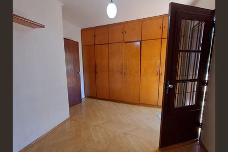 Casa à venda com 3 quartos, 153m² em Vila Carrão, São Paulo