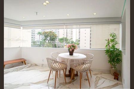 Apartamento à venda com 3 quartos, 199m² em Moema, São Paulo