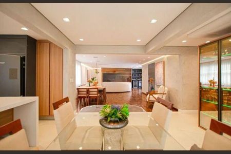 Apartamento à venda com 3 quartos, 199m² em Moema, São Paulo