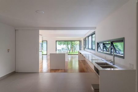 Casa à venda com 420m², 4 quartos e 3 vagas