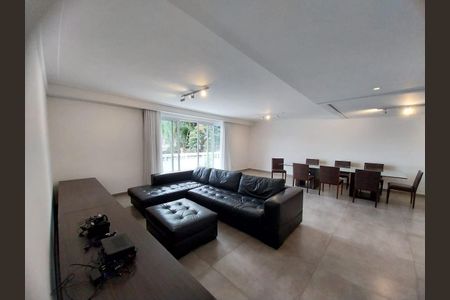 Casa à venda com 3 quartos, 220m² em Vila Sonia, São Paulo