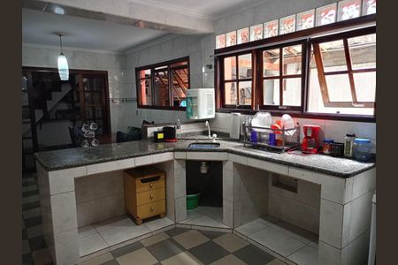 Casa à venda com 227m², 3 quartos e 2 vagas
