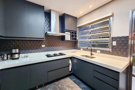 Casa à venda com 245m², 3 quartos e 4 vagas