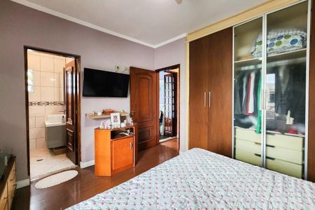 Casa à venda com 245m², 3 quartos e 4 vagas