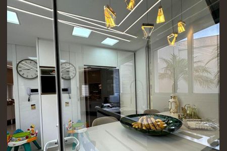 Casa à venda com 3 quartos, 285m² em Água Rasa, São Paulo
