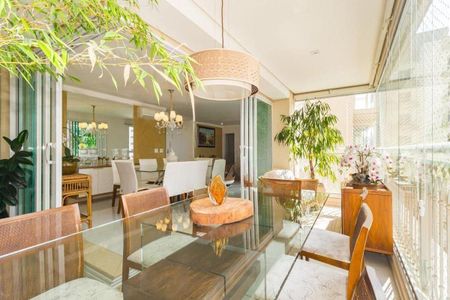 Apartamento à venda com 176m², 3 quartos e 4 vagas