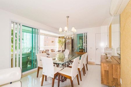 Apartamento à venda com 176m², 3 quartos e 4 vagas