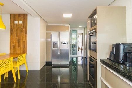 Apartamento à venda com 176m², 3 quartos e 4 vagas