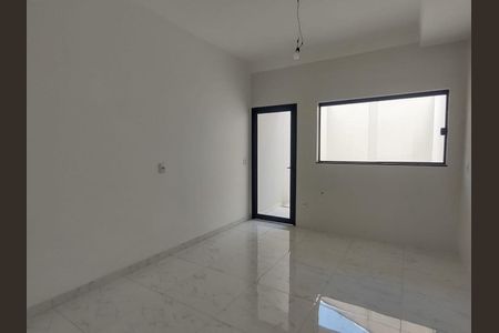 Casa à venda com 3 quartos, 110m² em Vila Prudente, São Paulo