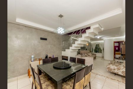 Casa à venda com 3 quartos, 182m² em Vila Bela, São Paulo