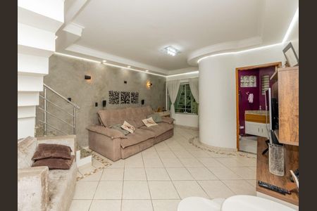 Casa à venda com 3 quartos, 182m² em Vila Bela, São Paulo