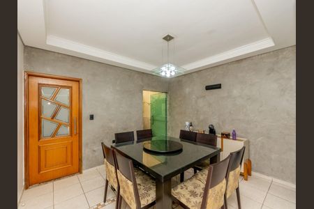 Casa à venda com 3 quartos, 182m² em Vila Bela, São Paulo
