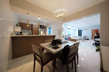 Casa à venda com 3 quartos, 250m² em Vila Ponte Rasa, São Paulo