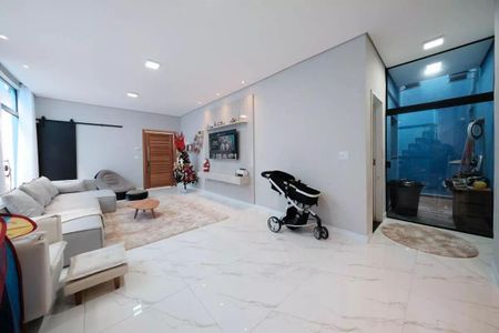 Casa à venda com 3 quartos, 250m² em Vila Ponte Rasa, São Paulo