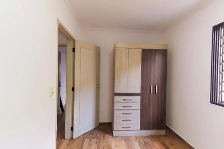 Casa à venda com 3 quartos, 180m² em Parque Sevilha, São Paulo