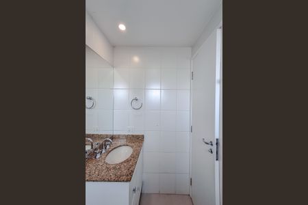 Apartamento à venda com 73m², 2 quartos e 2 vagasBanheiro da Suíte