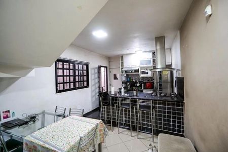 Casa à venda com 180m², 3 quartos e 3 vagas