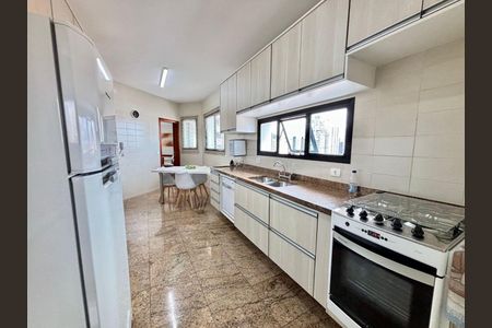 Apartamento à venda com 140m², 3 quartos e 3 vagas