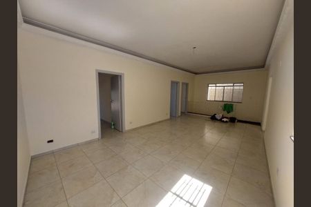 Casa para alugar com 4 quartos, 140m² em Vila Invernada, São Paulo