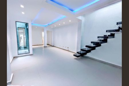 Casa à venda com 3 quartos, 180m² em Chácara Japonesa, São Paulo