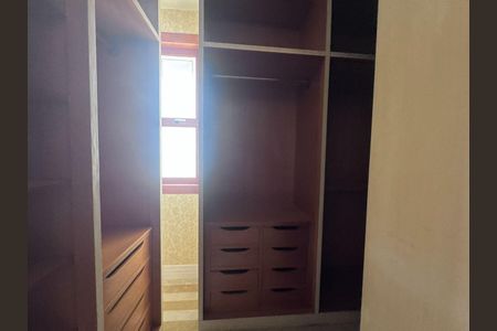 Casa para alugar com 420m², 4 quartos e 4 vagas