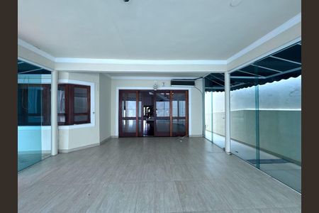 Casa para alugar com 420m², 4 quartos e 4 vagas