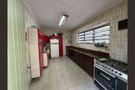 Casa à venda com 218m², 3 quartos e 3 vagas