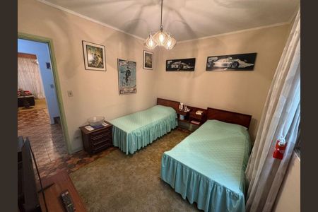 Casa à venda com 218m², 3 quartos e 3 vagas