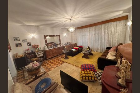 Casa à venda com 3 quartos, 218m² em Bosque da Saúde, São Paulo