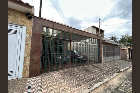 Casa à venda com 218m², 3 quartos e 3 vagas
