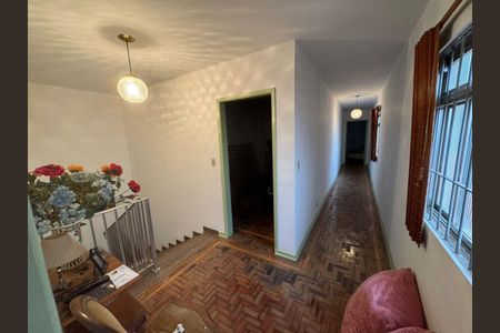 Casa à venda com 218m², 3 quartos e 3 vagas