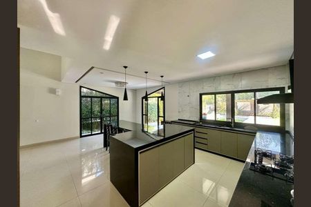 Casa para alugar com 360m², 4 quartos e 8 vagas