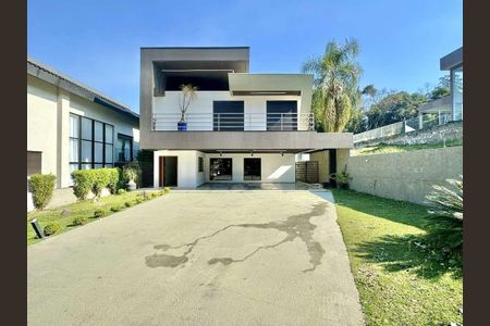Casa para alugar com 360m², 4 quartos e 8 vagas