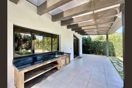 Casa para alugar com 360m², 4 quartos e 8 vagas