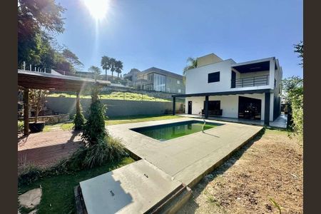 Casa para alugar com 360m², 4 quartos e 8 vagas