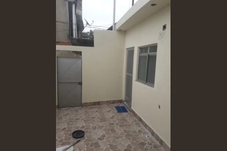 Área externa de casa para alugar com 2 quartos, 47m² em Vigário Geral, Rio de Janeiro