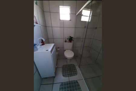 Banheiro de casa para alugar com 2 quartos, 47m² em Vigário Geral, Rio de Janeiro