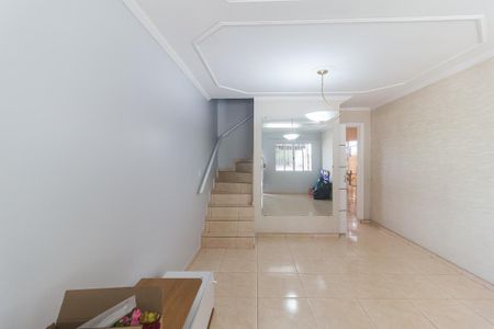 Sala de casa de condomínio para alugar com 2 quartos, 75m² em Conjunto Residencial Bela Vista, Poá