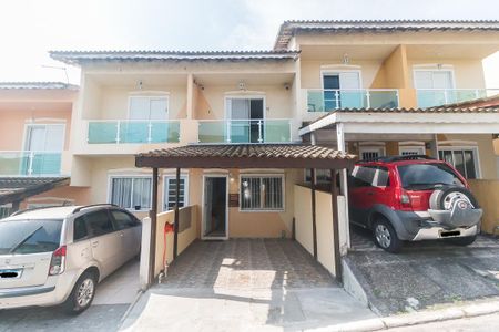 Casa de condomínio para alugar com 75m², 2 quartos e 2 vagasFachada