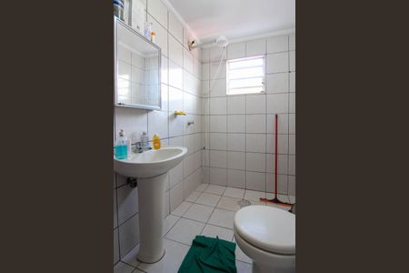 Casa à venda com 160m², 4 quartos e 2 vagasBanheiro 2