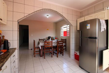 Casa à venda com 160m², 4 quartos e 2 vagasCozinha 