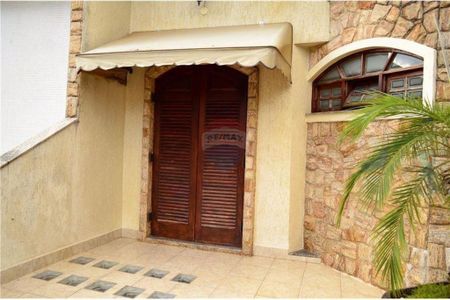 Casa à venda com 100m², 3 quartos e 1 vaga