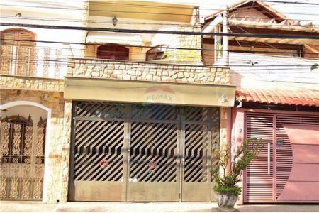 Casa à venda com 100m², 3 quartos e 1 vaga