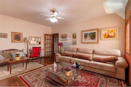 Casa à venda com 3 quartos, 250m² em Jardim Monte Kemel, São Paulo