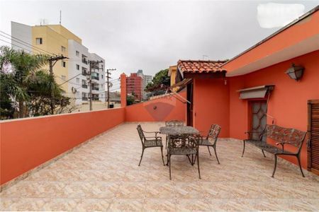 Casa à venda com 250m², 3 quartos e 4 vagas